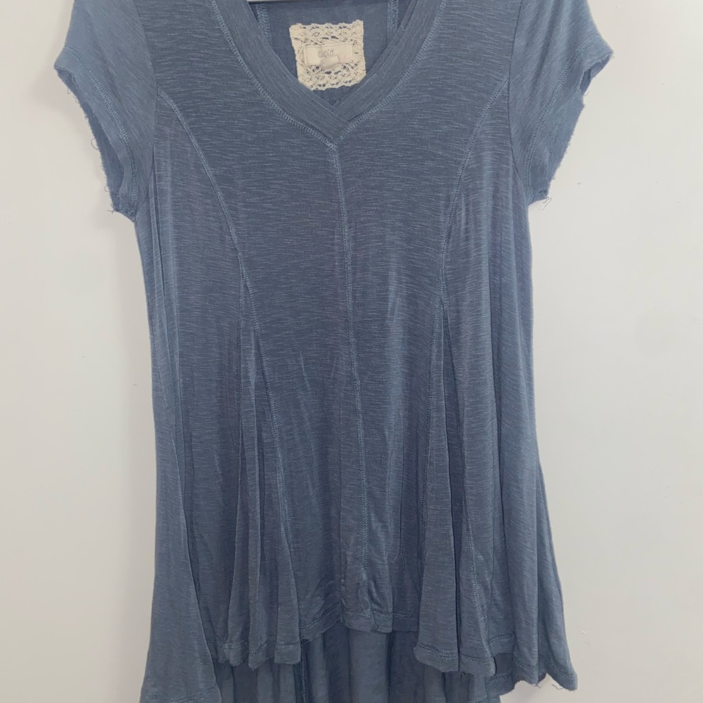 Shoulder Sleeve simple top.